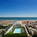 Hotel Color Miami Family 4*