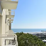Hotel Color Miami Family 4*