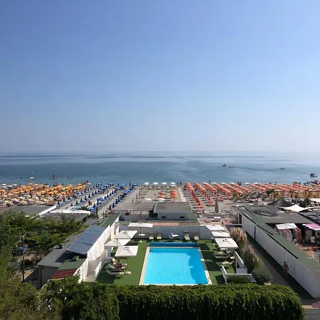 Color Miami Family Hotel 4*
